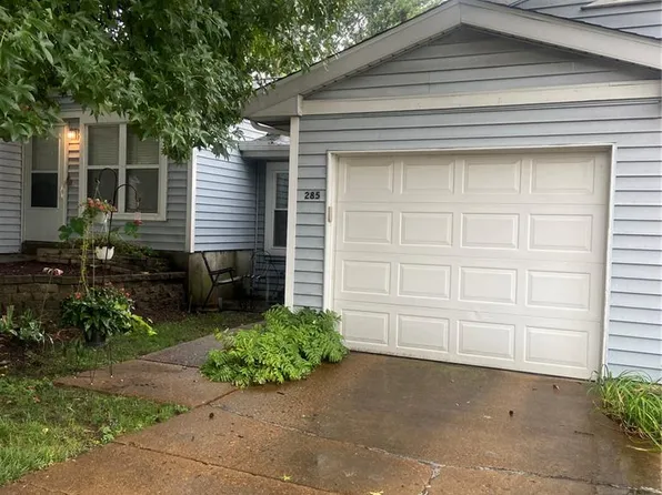 285 Highland Village Dr, Valley Park, MO 63088