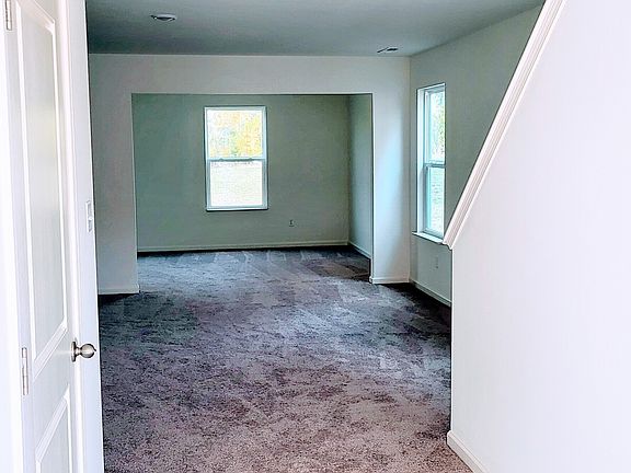 2nd image of 3041 Lennon Ln