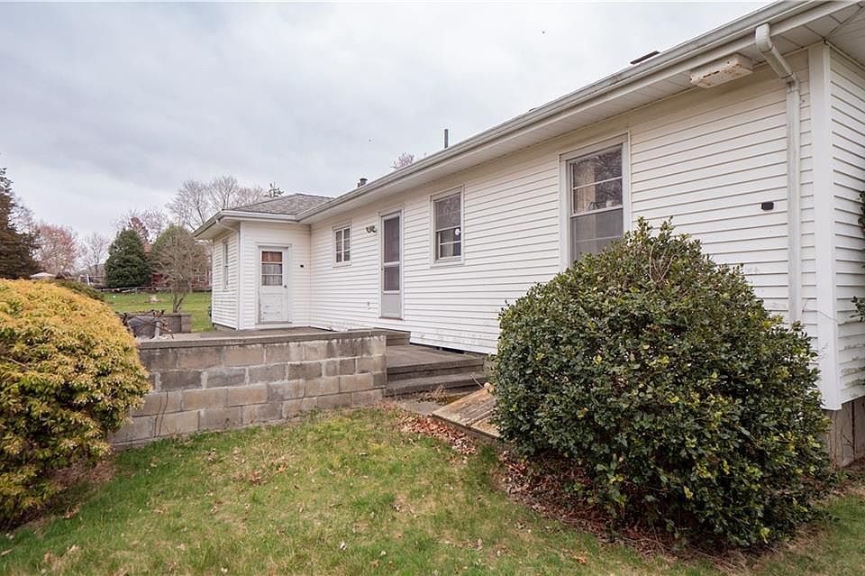 4 Overhill Rd, Warren, RI 02885 Zillow