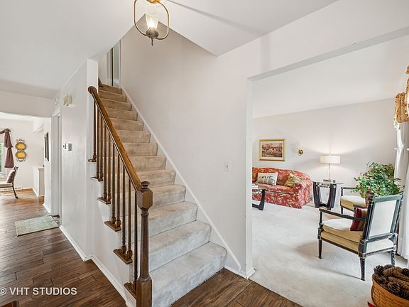 5th image of 313 Ambleside Dr