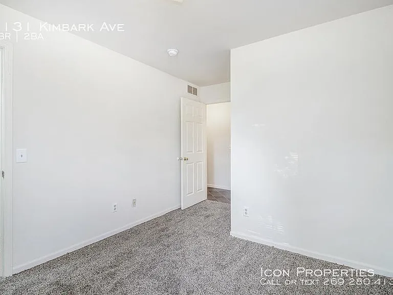 1131 Kimbark Ave — Photo 6