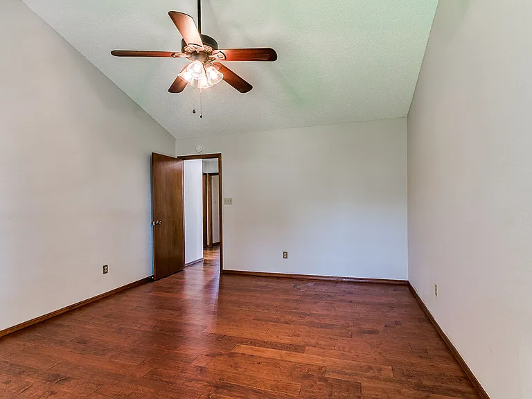 4721 Persimmon Ct — Photo 20