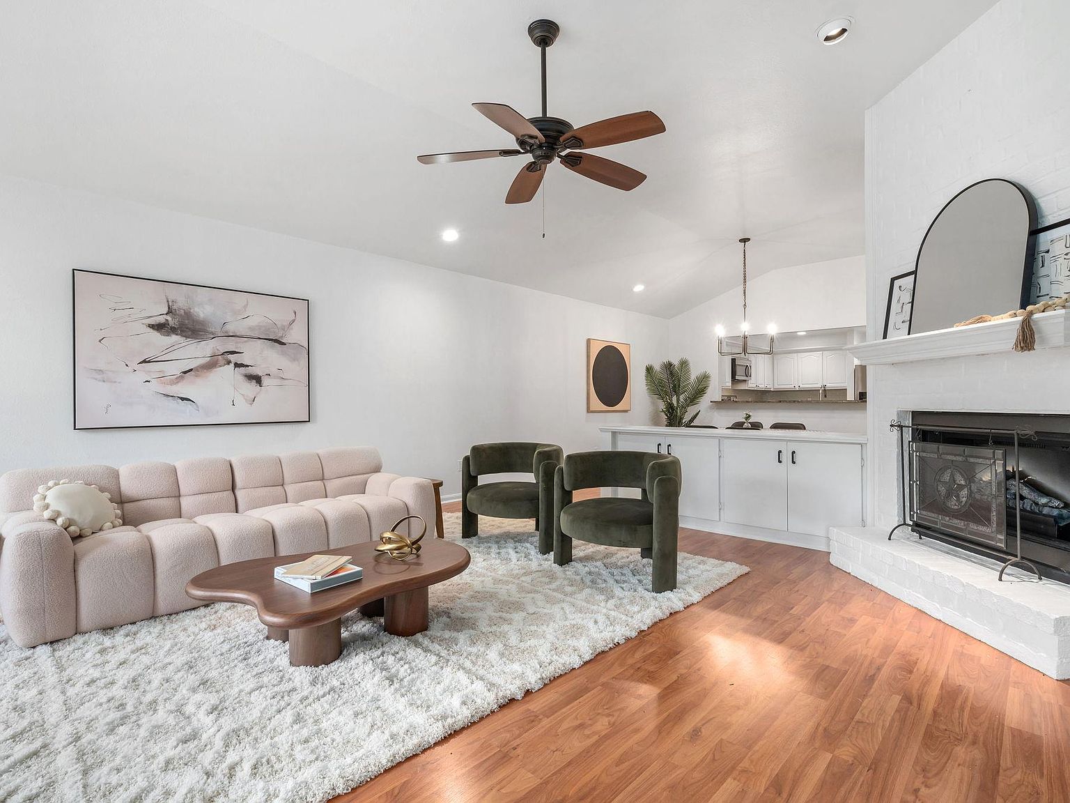 11127 Pinehurst Dr APT E