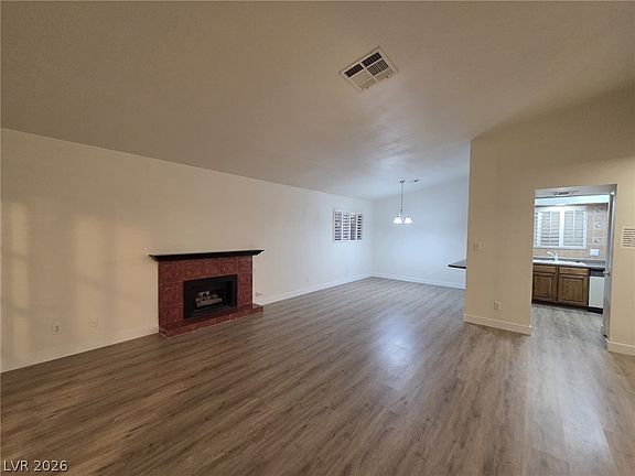 3rd image of 3317 Racquet St
