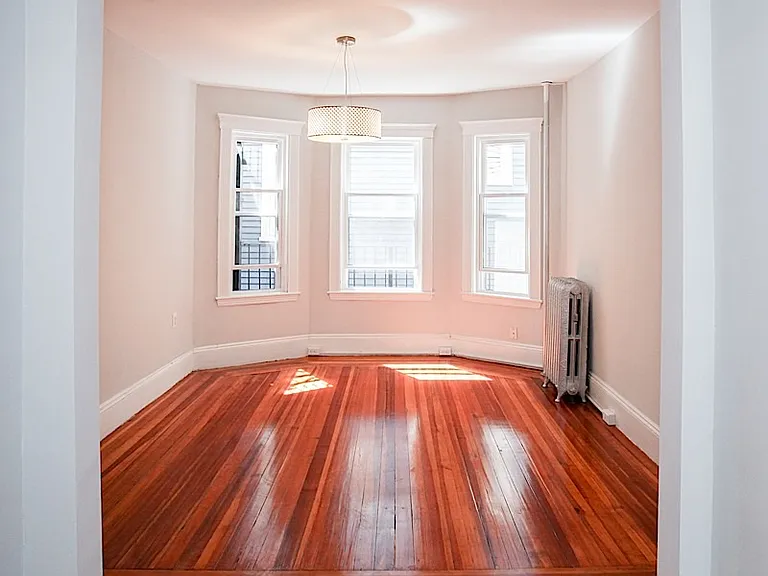 44 William St #2R — Photo 4