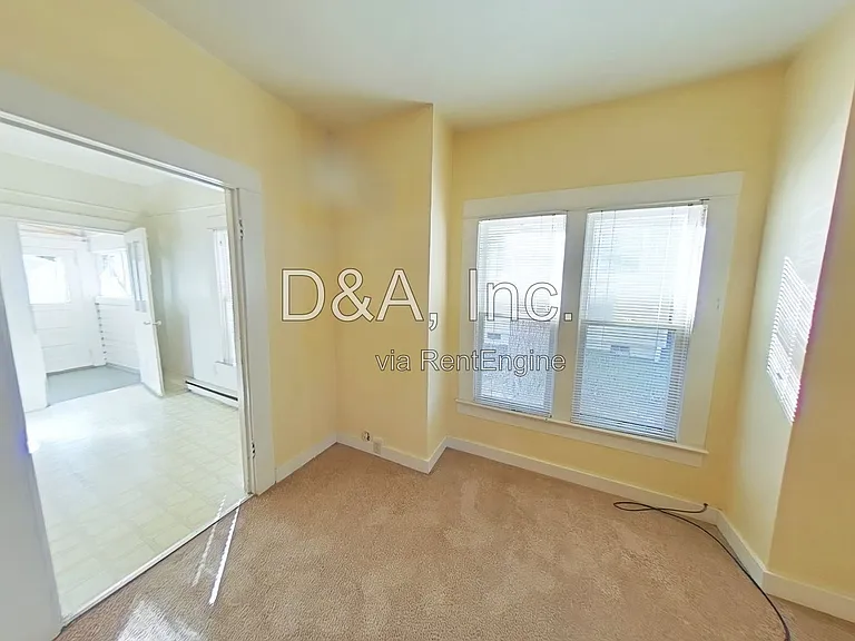 443 NW 14th St — Photo 3