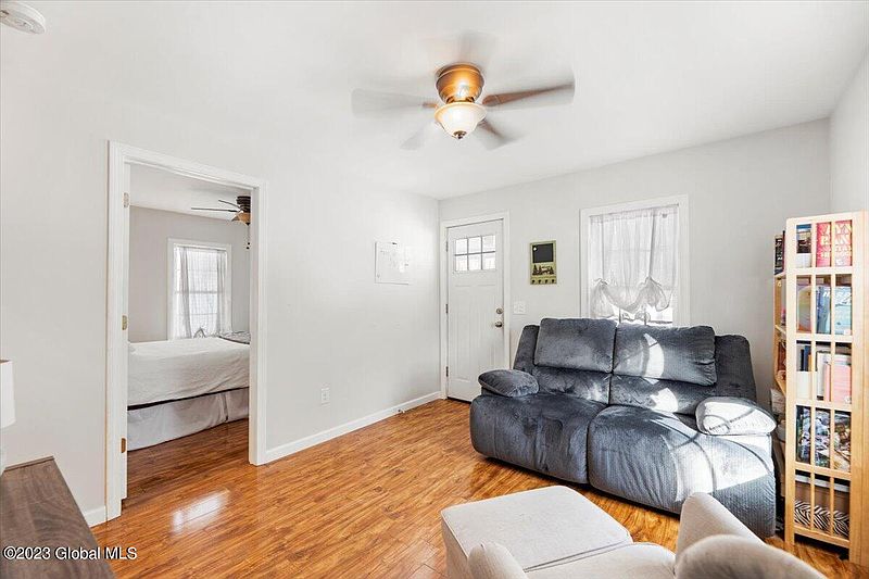 3rd image of 42 Upper Hubbell Lane
