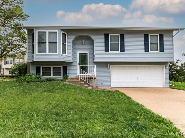 3267 Lupine Dr, Arnold, MO 63010