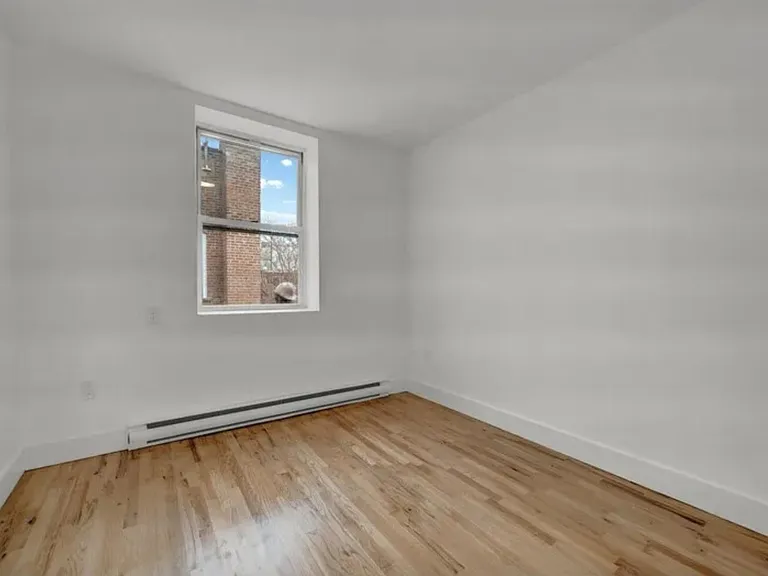 163 3rd St #2 — Photo 5