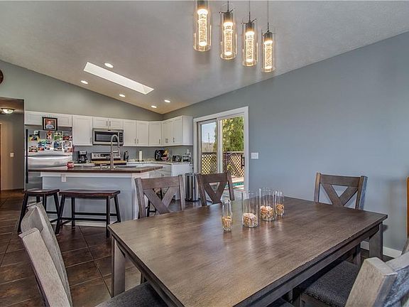 4th image of 2577 Damvue Dr