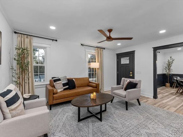 906 Bluebird Rd