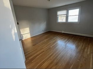 4549 Vauxhall Rd ROOM 1, Richmond, VA 23234