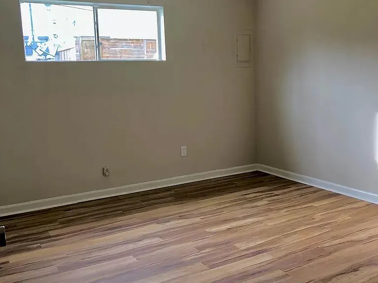 1040 Montgomery St #21 — Photo 3