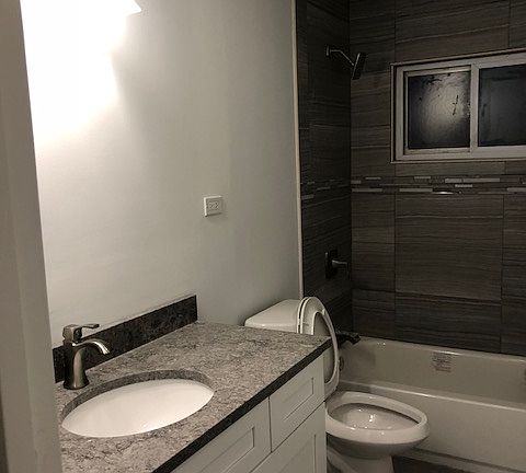 4th image of 21W331 Drury Ln