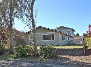 2415 11th St, North Bend, OR 97459