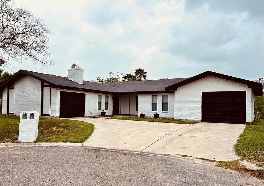 2 bed, 900 sqft, $1,075 — Photo 1