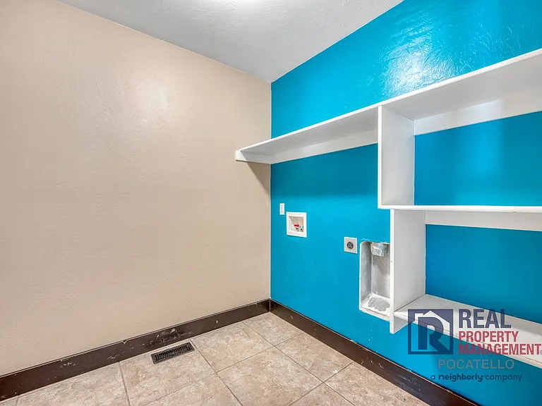 5215 Kymball Dr — Photo 24