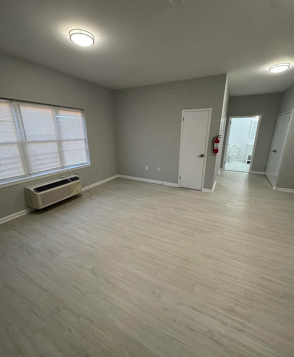 1 bed, $1,718 — Photo 2