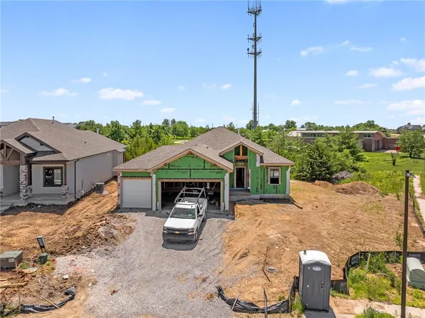 9355 Gander St, Lenexa, KS 66227