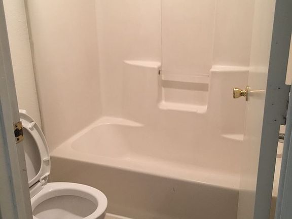 3rd image of 907 SE Park Crest Ave APT A2