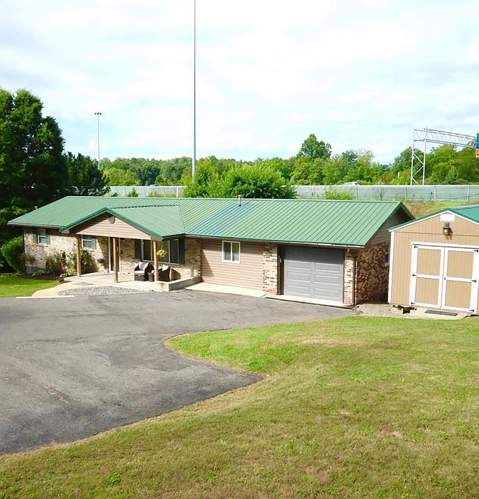 1st image of 1805 Maxwell Hill Rd