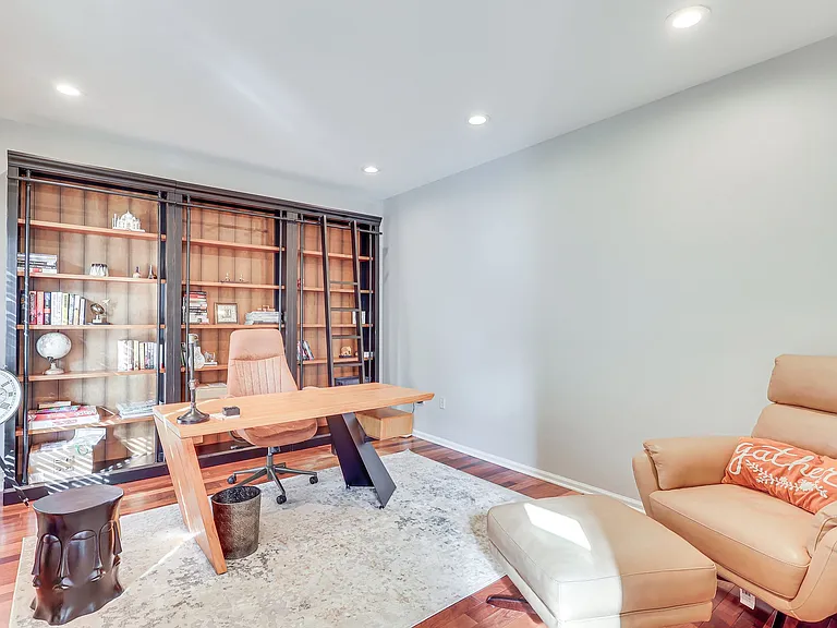 2 Abbington Ln — Photo 16