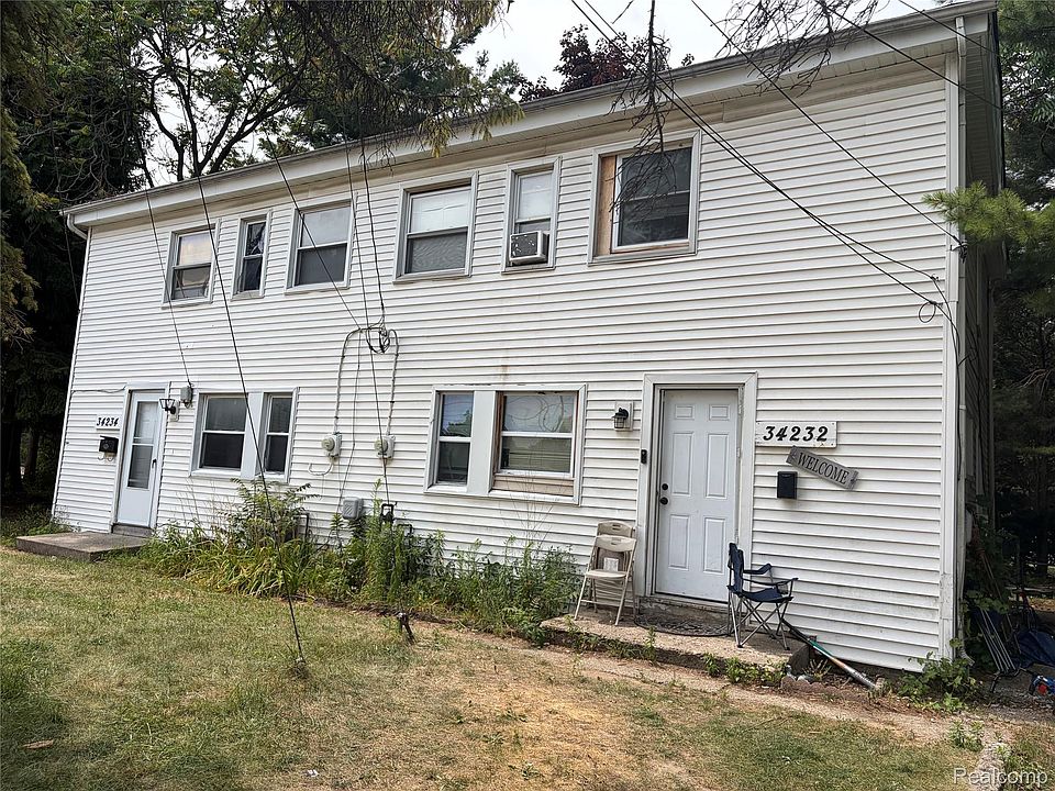 2nd image of 34232 Dayton Ct