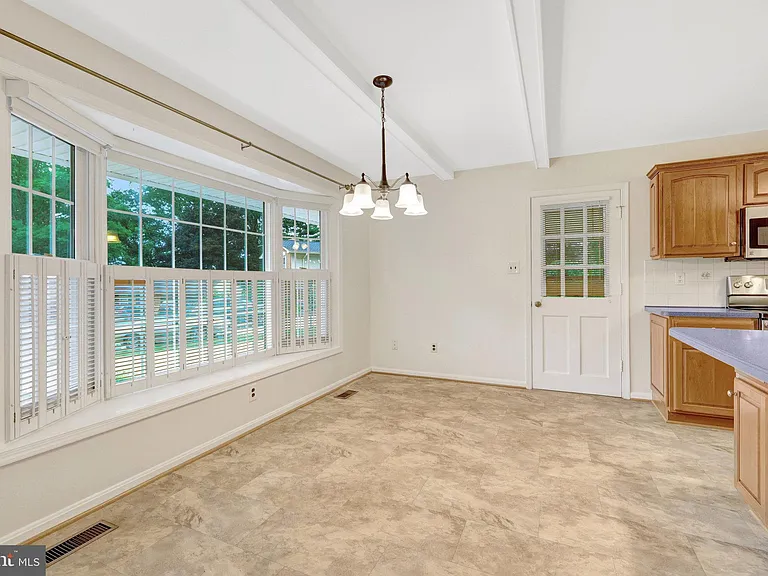 615 Kearney Ct SW — Photo 8