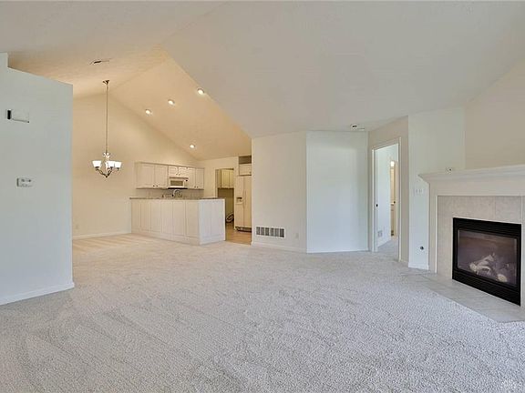 4th image of 2067 Wentworth Village Dr