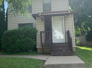 917 Vine St, Joliet, IL 60435