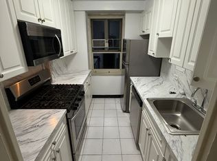 64-73 185th St #1, Fresh Meadows, NY 11365