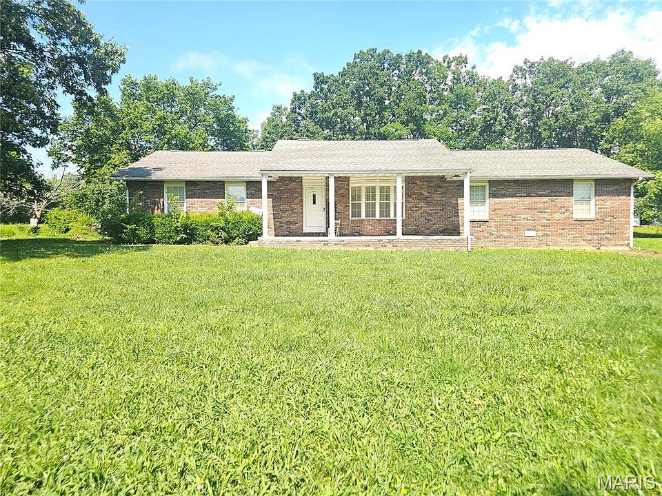1st image of 302 Angel Ln