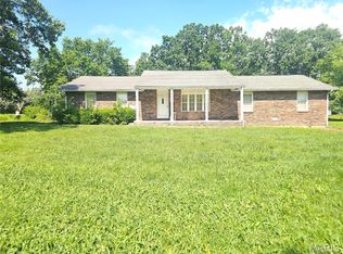 302 Angel Ln, Dixon, MO 65459
