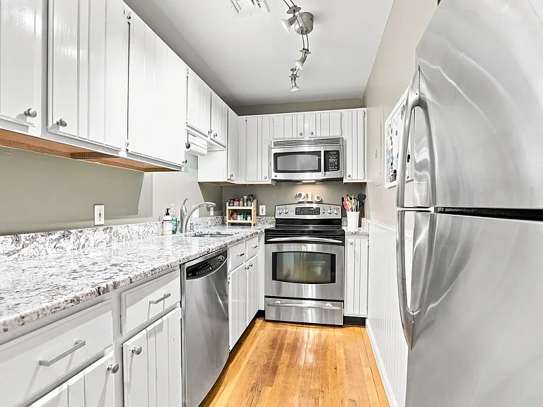 21 Main St #C — Photo 6