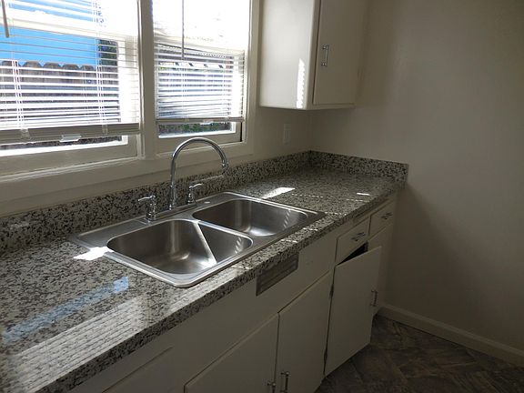 4th image of 28091 Harvey Ave