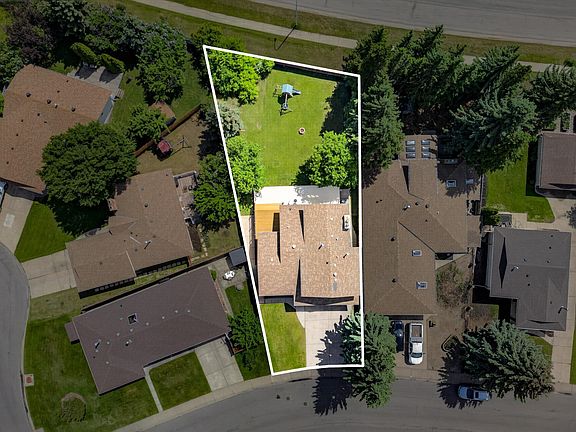 3rd image of 55 Ekota Cres NW