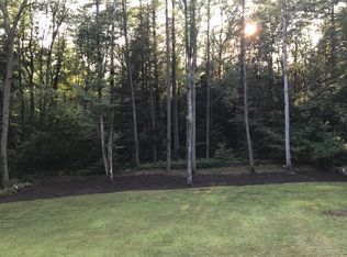 179 Heatherstone Rd, Amherst, MA 01002