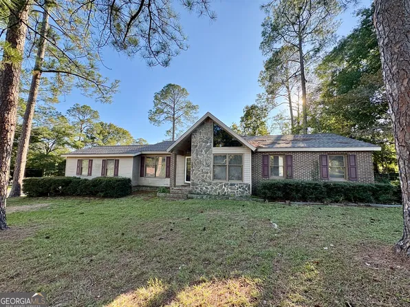 901 Gracewood Dr, Dublin, GA 31021