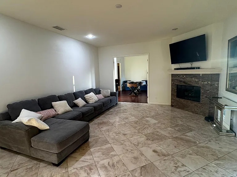5 Chopin Ct — Photo 40