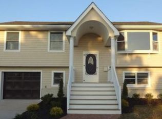 21 Waterway Rd, Ocean City, NJ 08226