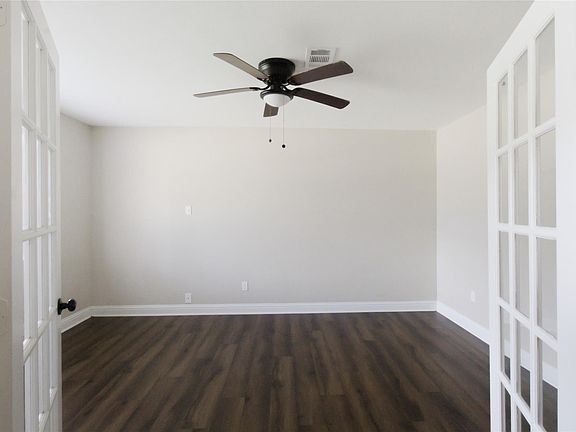 4th image of 2106 Rose Rd