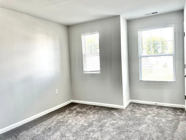 1618 Chestnut Tree Dr — Photo 17