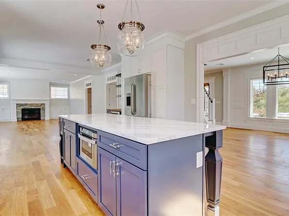 69 Explorer Dr N, Kingstown, RI 02874