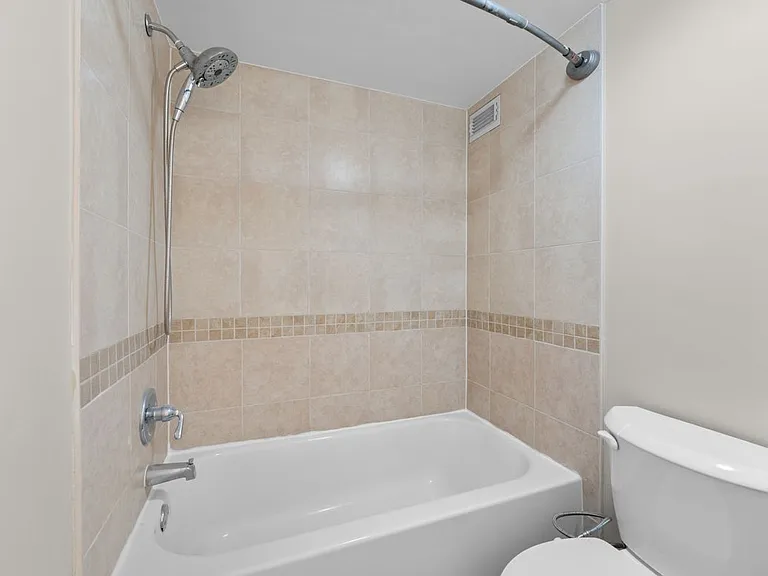 4 Monroe St #308 — Photo 15