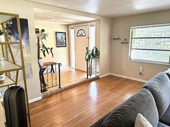 4th image of 526 S Lakemont Ave