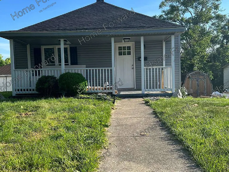 90 E Walnut St — Photo 1