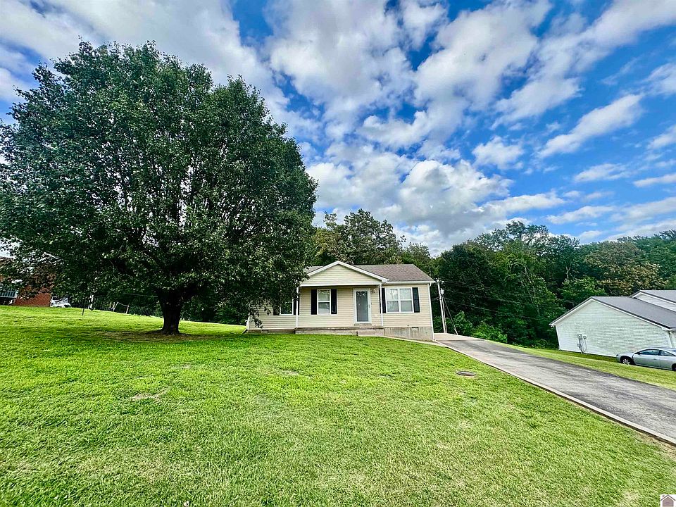 1st image of 35 Cardinal Dr