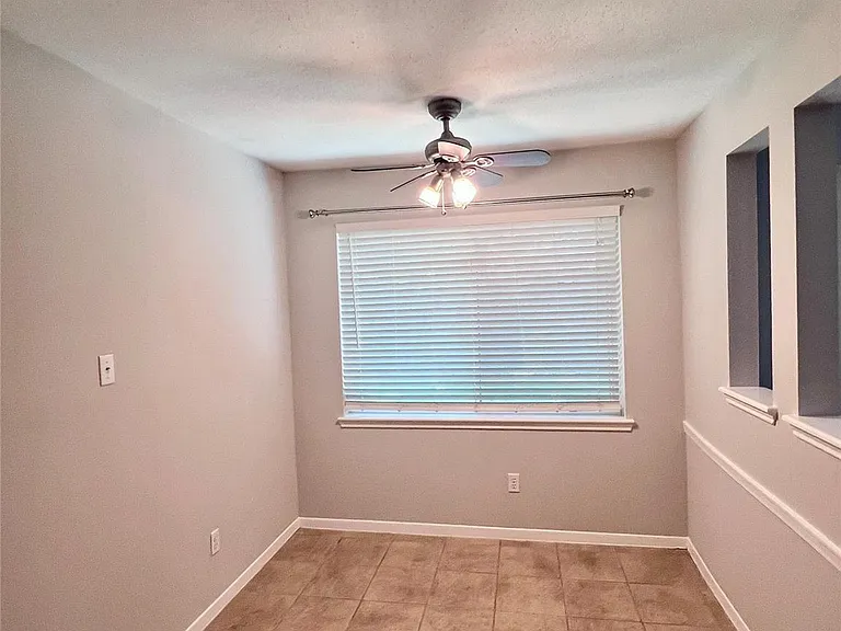 9 N Deerfoot Cir — Photo 4