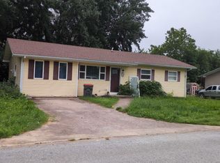 140 N Riley St, Goodman, MO 64843