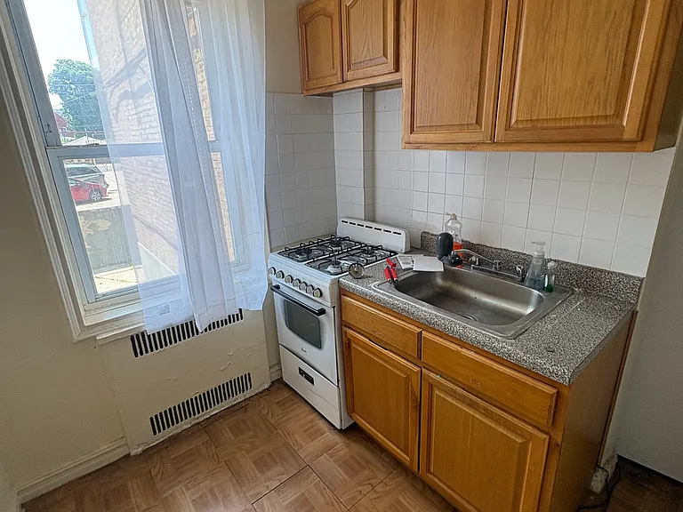 430 Ocean Pkwy #1 — Photo 4